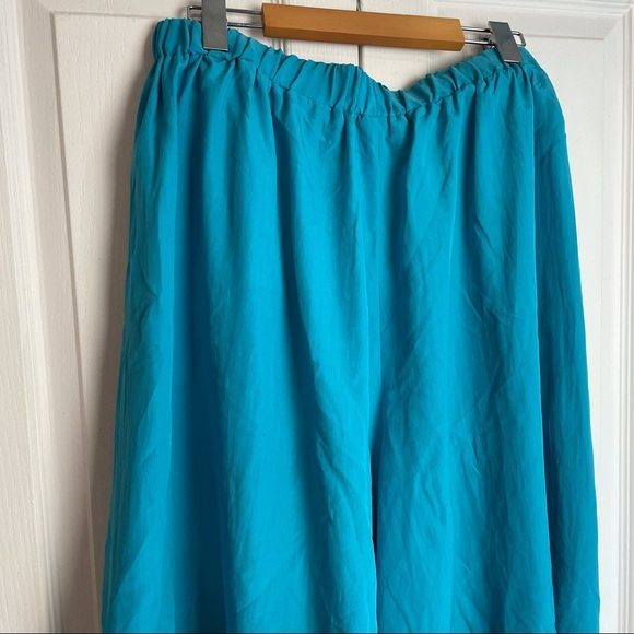 90’s High Waisted Shorts - Picture 3 of 8